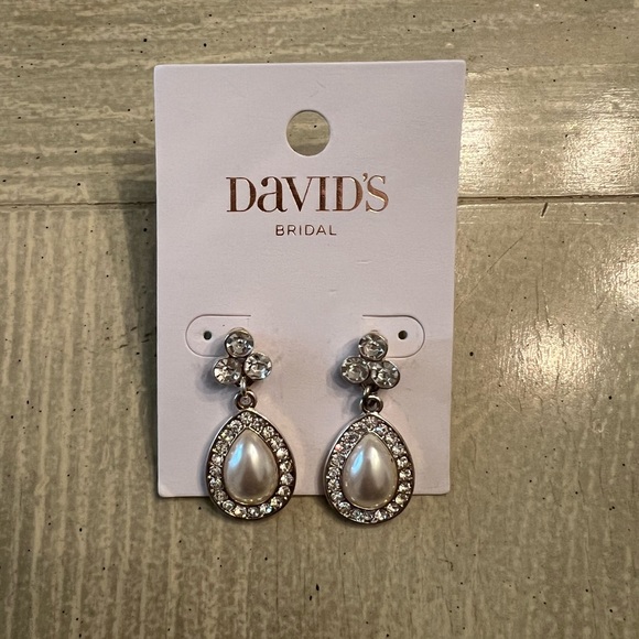 David’s Bridal Tear Drop Earrings - Picture 1 of 2